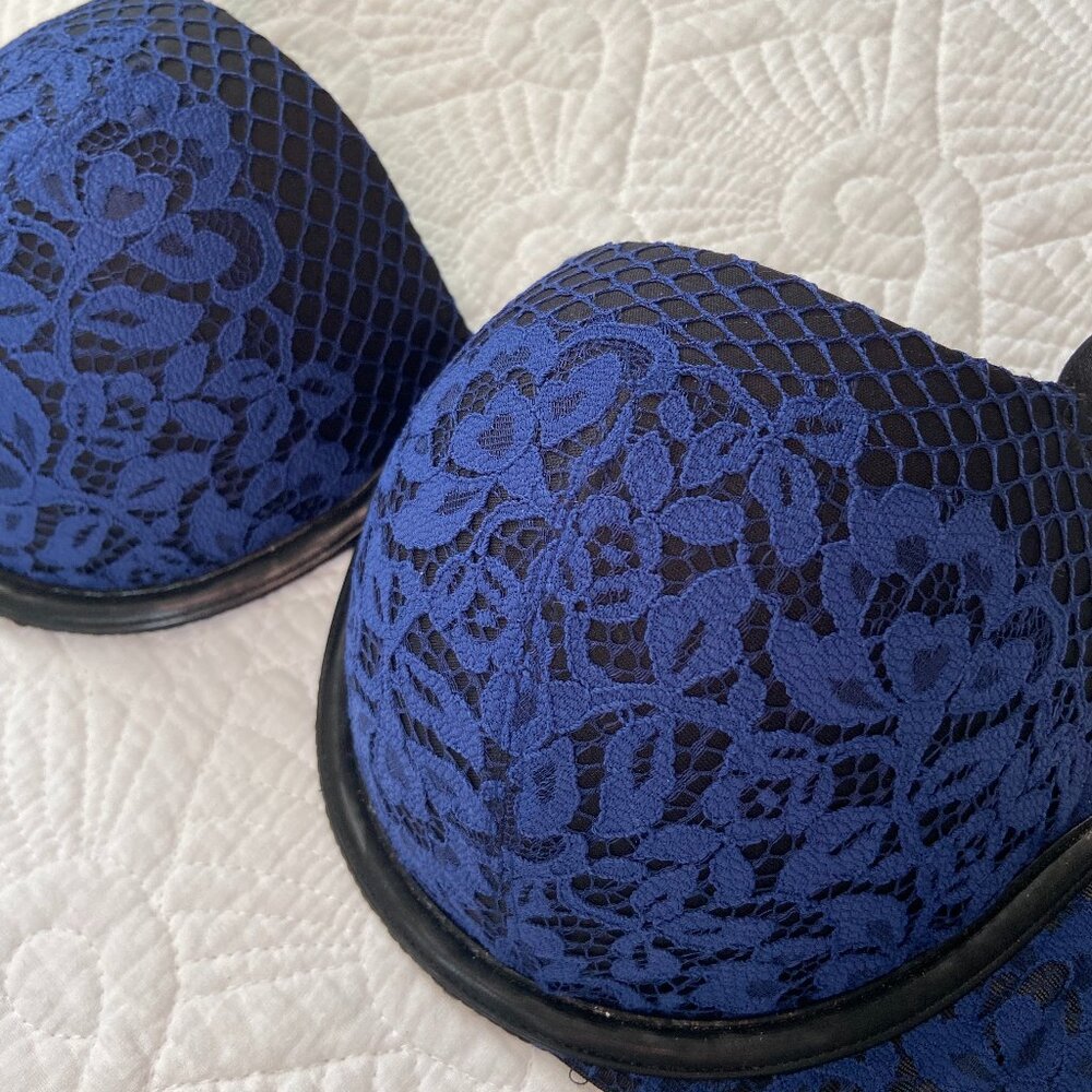Victoria's Secret Very Sexy Balconet Bra in Black & Blue [36C]